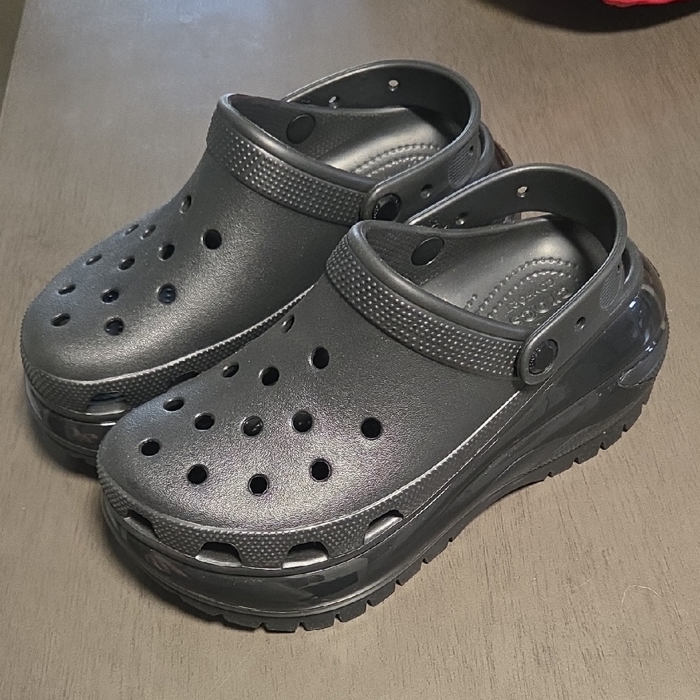 black mega crush crocs